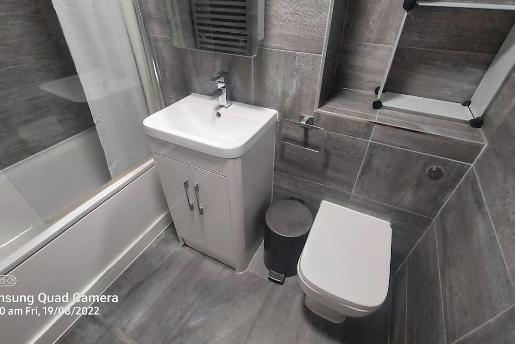 Central Apartment, Kings Cross 6 Mins Walk London Kültér fotó